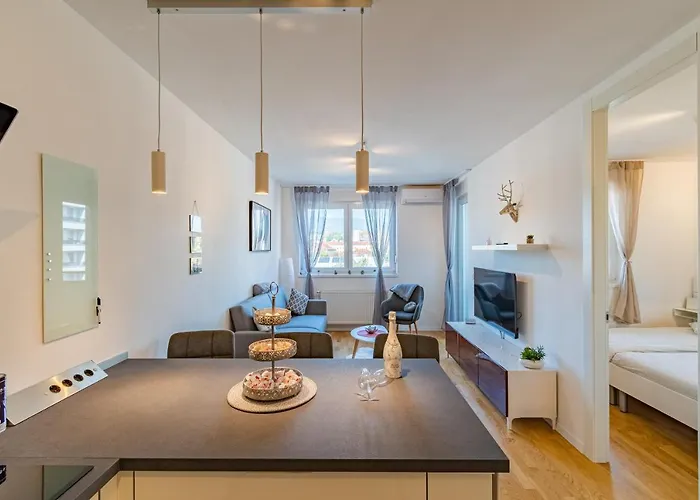 Flexible Selfcheckins 25 - Zagreb - Garage - Loggia - New - Luxury