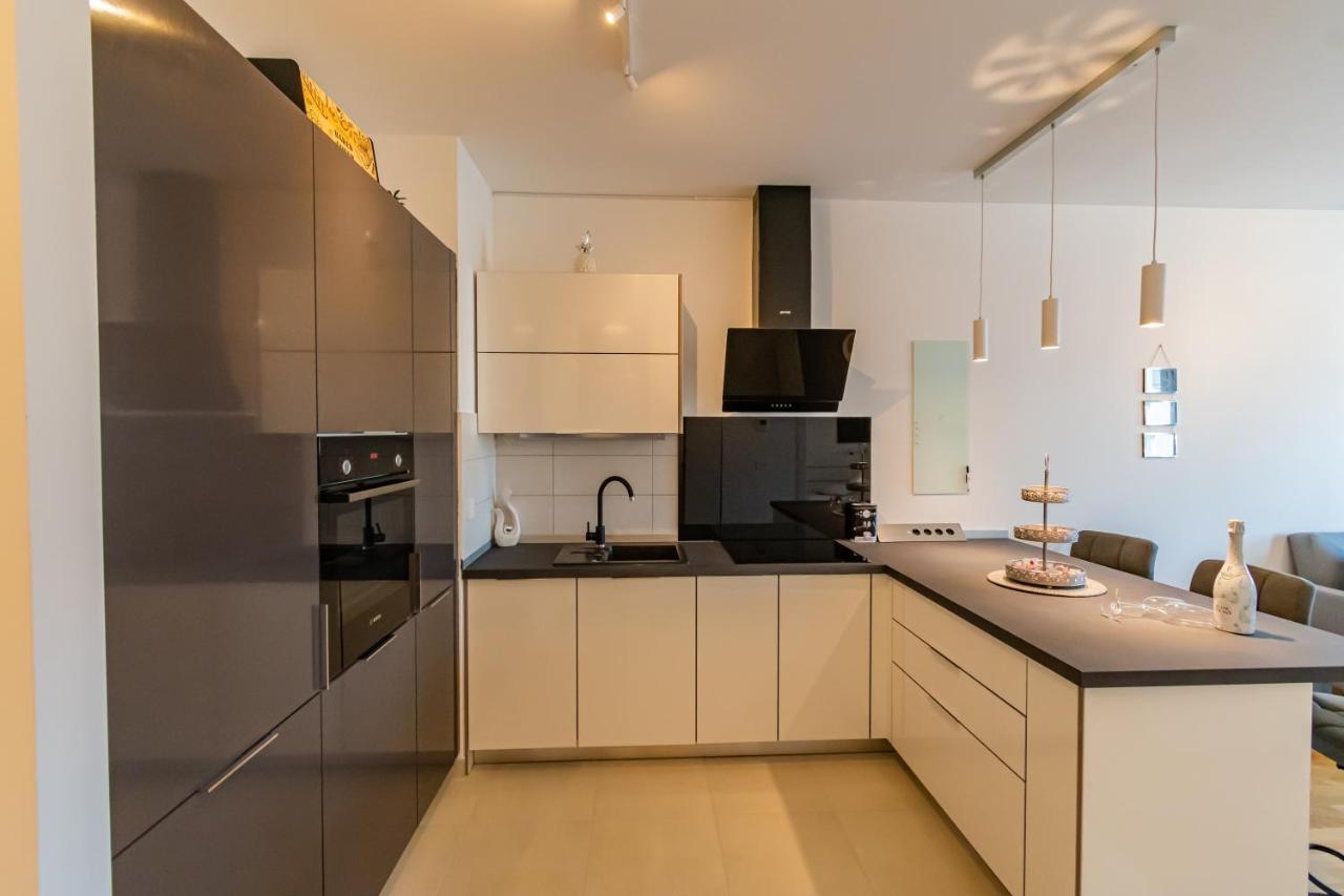 Flexible Selfcheckins 25 - - Garage - Loggia - New - Luxury Apartment Zagreb